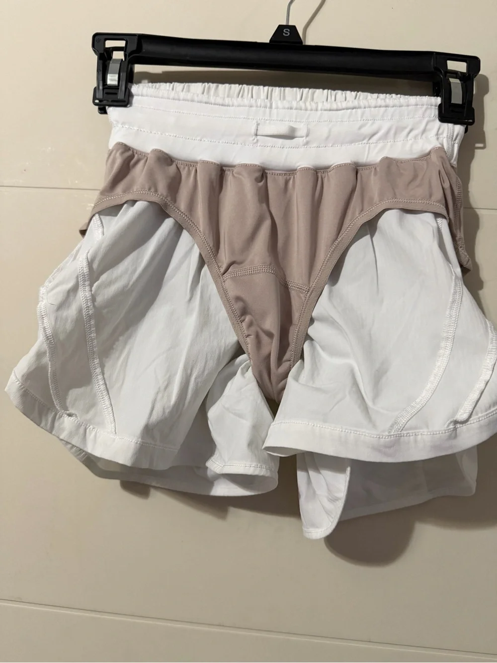 lululemon athletica White Women's Athletic Shorts with Elastic Waist Size 2